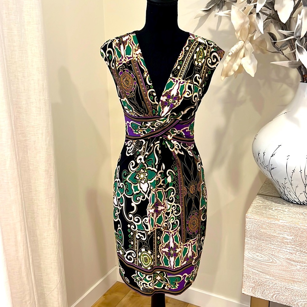 Cache dress with the liner, zipper on the back, worn only a couple times